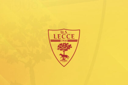 L’U.S. Lecce, alla luce dei fatti accaduti nella serata di ieri, condanna con fermezza il comportamento del proprio calciatore Andy Pelmard, in quanto non conforme alle linee comportamentali dettate dalla società. L’U.S. Lecce nell’attesa di operare gli opportuni approfondimenti su quanto avvenuto ha disposto con effetto immediato l’esclusione del Calciatore dalla rosa della Prima Squadra e valuterà il rilievo anche disciplinare delle condotte, riservandosi di adottare gli opportuni ed ulteriori provvedimenti di cui verrà data successiva comunicazione.